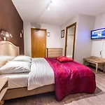 Au Lion Hotel Ribeauville (Haut-Rhin)