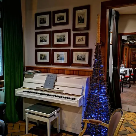 Au Lion Hotel